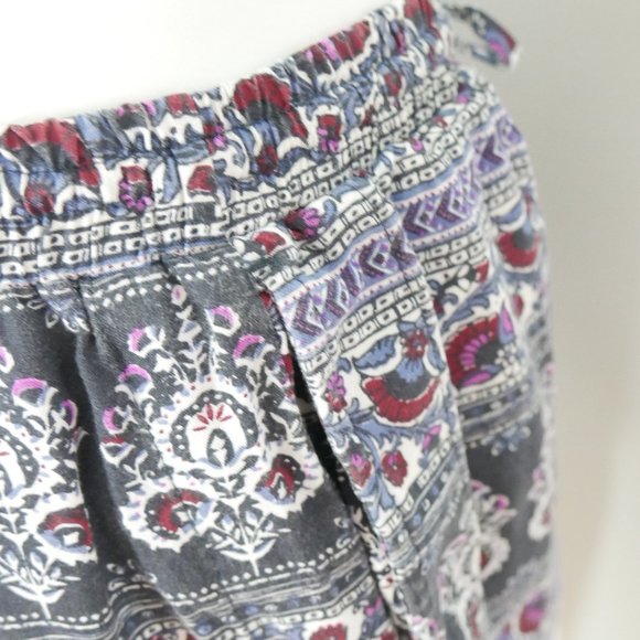 American Eagle White Maroon Navy Patterned Elastic Waist Casual Shorts Medium - Picture 10 of 10